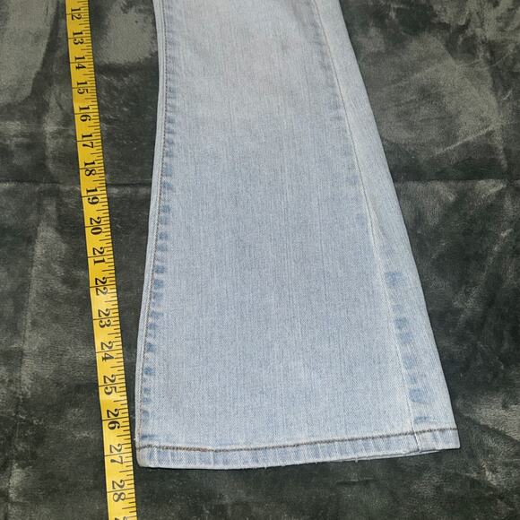 Levi's 519 Low Stretch Flare Jeans Women's 1 JR-S Blue Denim Pockets Medium Wash - Picture 4 of 10